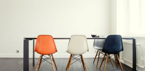La silla DSW de Charles Eames, un clásico vintage muy de moda