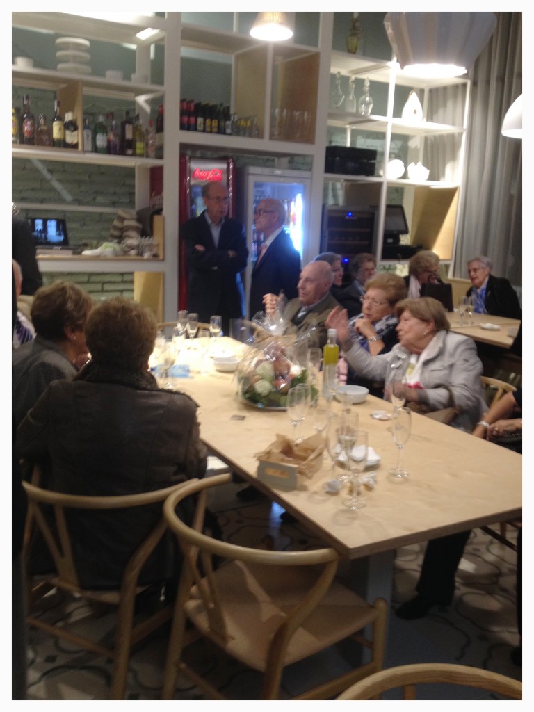 color d'olor de poma mesa y gent