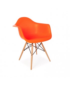 Sillón Diseño Ims Naranja con patas de madera